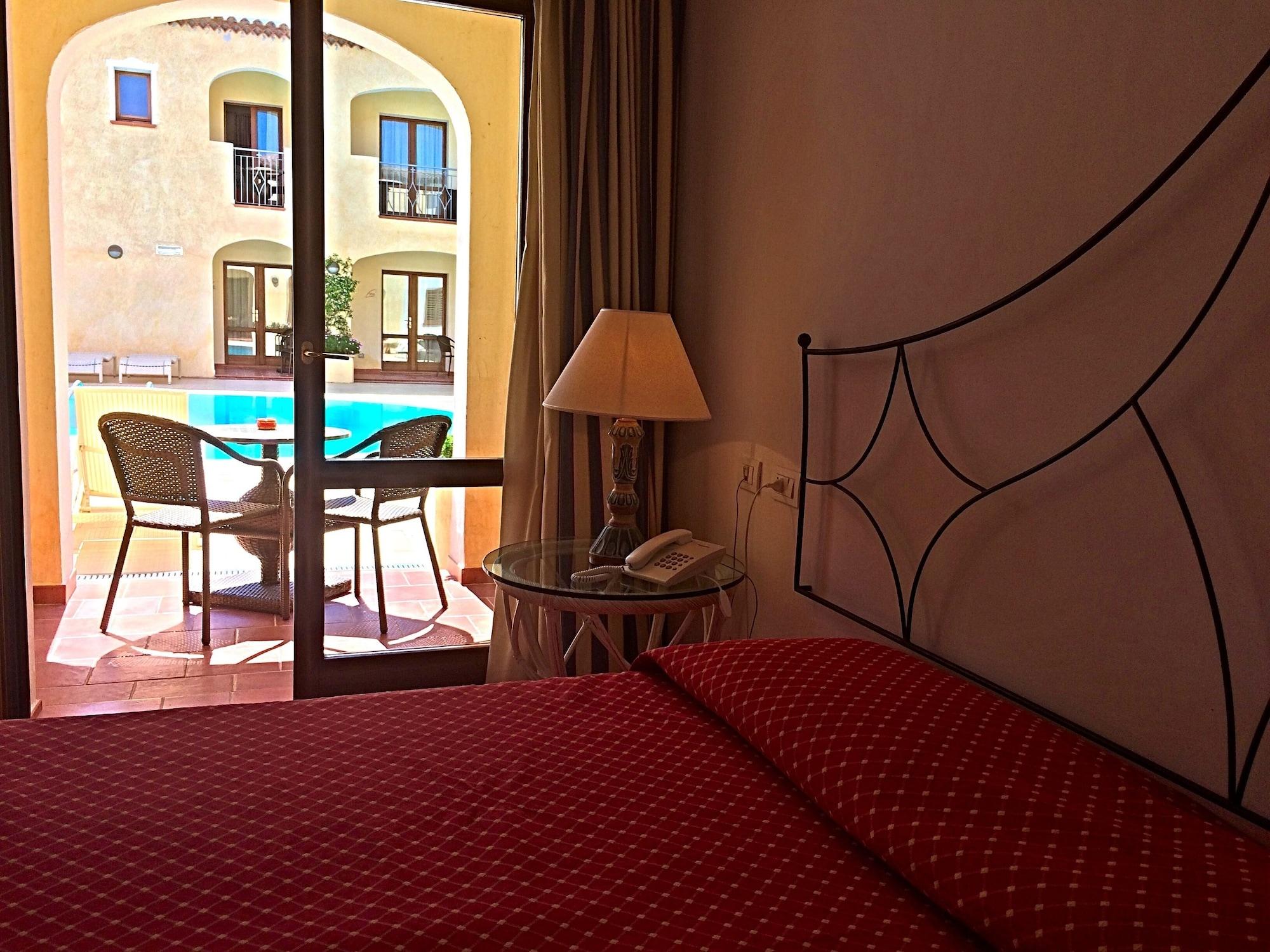 Hotel Monti Di Mola Порто-Черво Екстер'єр фото